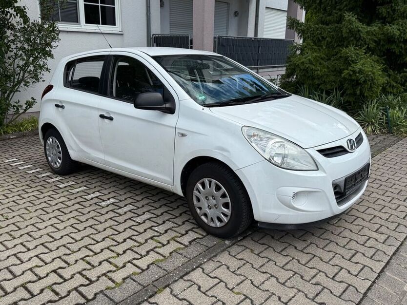 i20