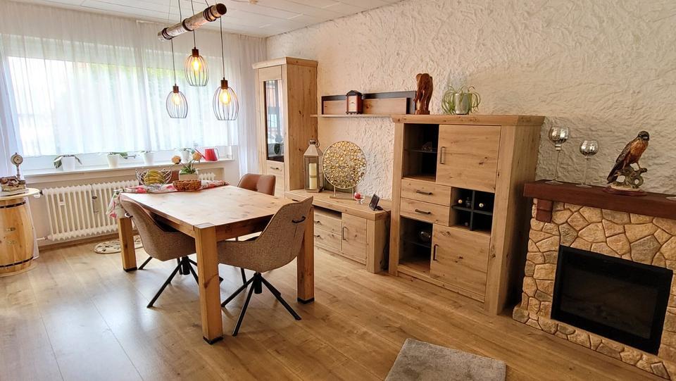 Zweifamilienhaus in Selm 183 qm OG vermietet EG frei 889 qm insg.
