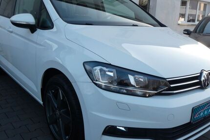 VW Touran 124.200 km 19.950 &euro; Löhne 32584