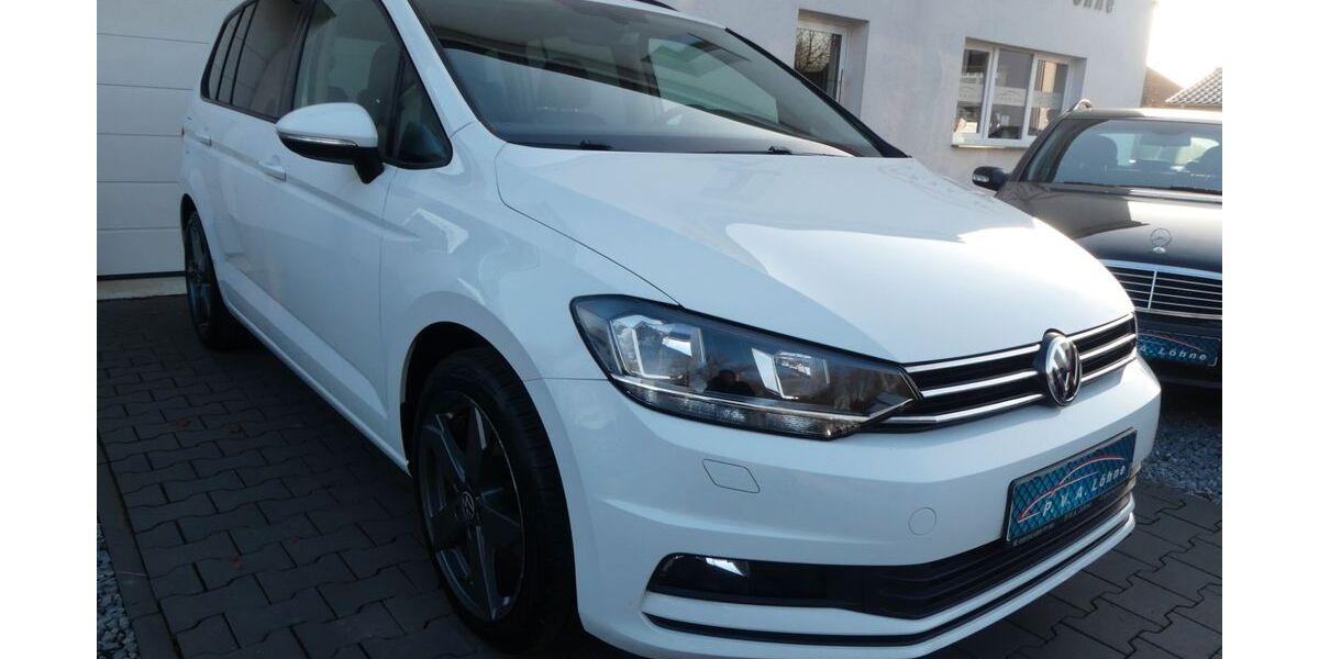 VW Touran 124.200 km 19.950 &euro; Löhne 32584