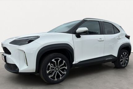 Toyota Yaris 1.200 km 28.990 € Kruft 56642