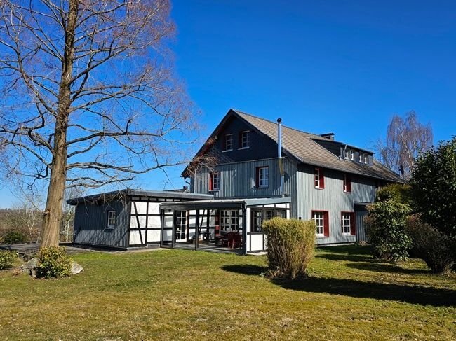 WOHNEN und ARBEITEN unter einem Dach! LUXUS-Fachwerkhaus in naturnaher Lage