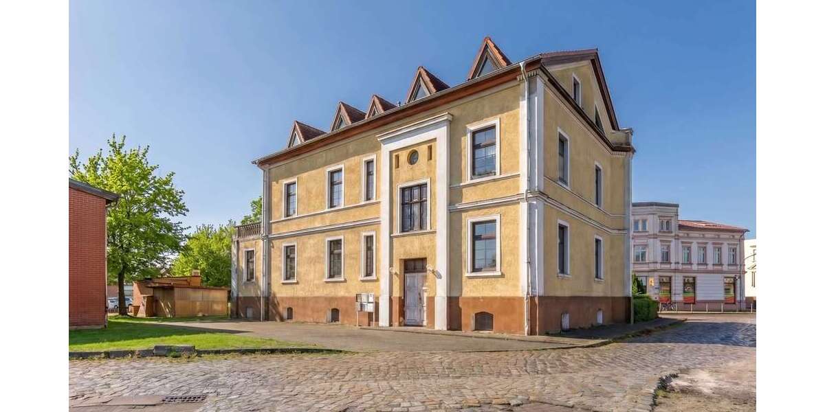 Einfamilienhaus Neustadt (Dosse) - 8 Zimmer, 282 m&sup2;, 375.000&euro; | Angebot:26502321