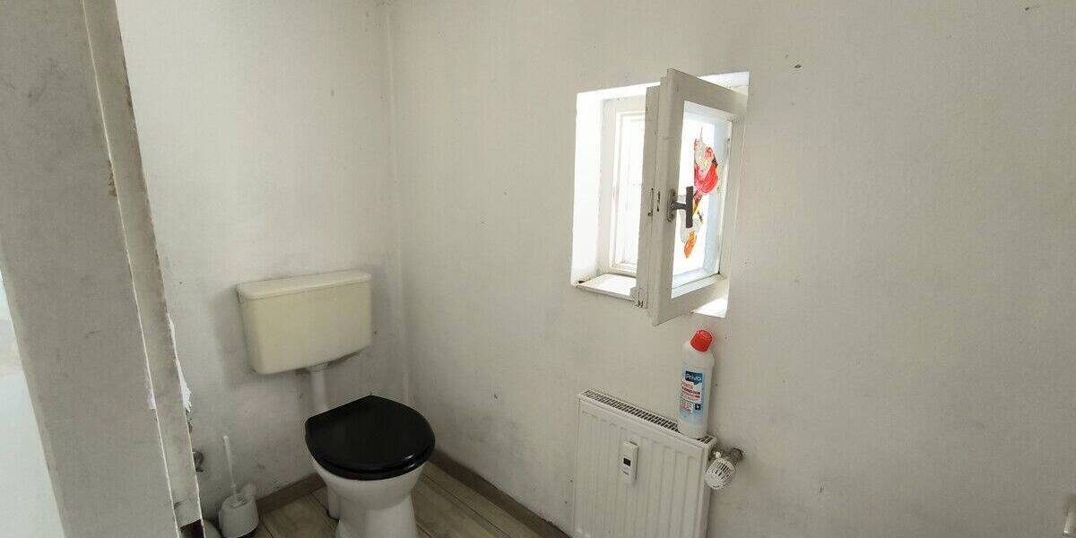 Etagenwohnung Teisnach - 5 Zimmer, 150 m&sup2;, 700&euro; | Angebot:26908829