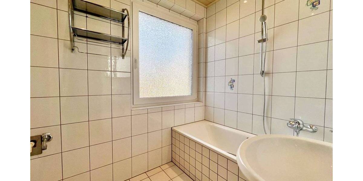 Etagenwohnung Hanau Lamboy - 3 Zimmer, 81 m&sup2;, 1.050&euro; | Angebot:25940615