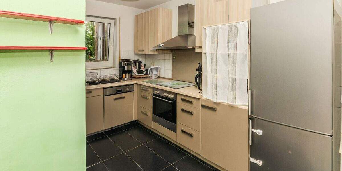 RUHIG WOHNEN, STADTNAH LEBEN Reihenhaus mit Garten, Dachterrasse und TG-Stellplatz 4 zimmer