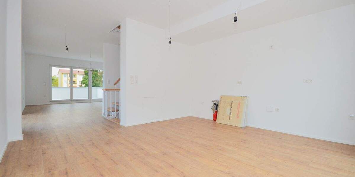 Urbaner Rückzugsort im Stadthaus: Wohnen mit Stil und Effizienz in Neu-Isenburg 5 zimmer