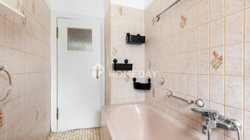 Bezugsfreie und gepflegte 3-Zimmer-Wohnung mit Loggia in ruhiger Lage