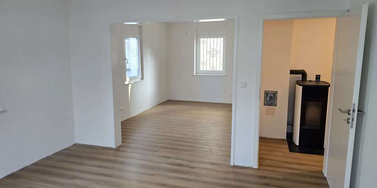 Einfamilienhaus Oberderdingen - 5 Zimmer, 134 m&sup2;, 1.500&euro; | Angebot:24770965
