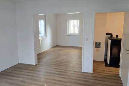 Haus Oberderdingen - 5 Zimmer, 134 m&sup2;, 1.500&euro; | Angebot:24770965