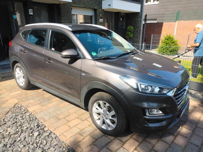 Hyundai TUCSON 60.000 km 17.500 € Oberhausen 46117