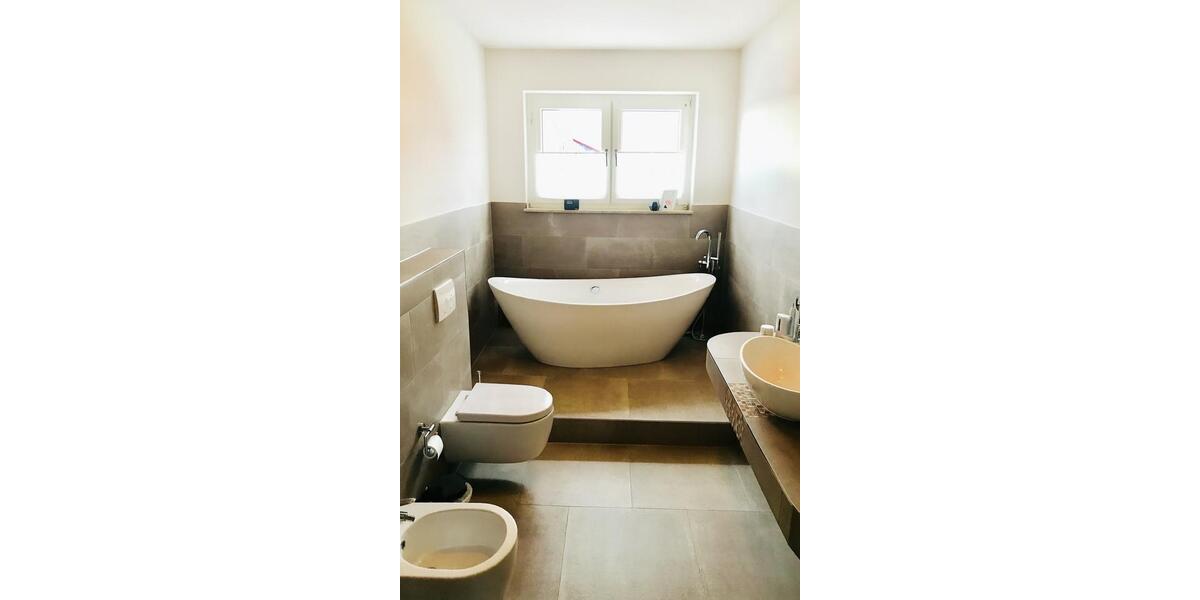 Etagenwohnung Spangenberg - 4 Zimmer, 136 m&sup2;, 950&euro; | Angebot:26393181