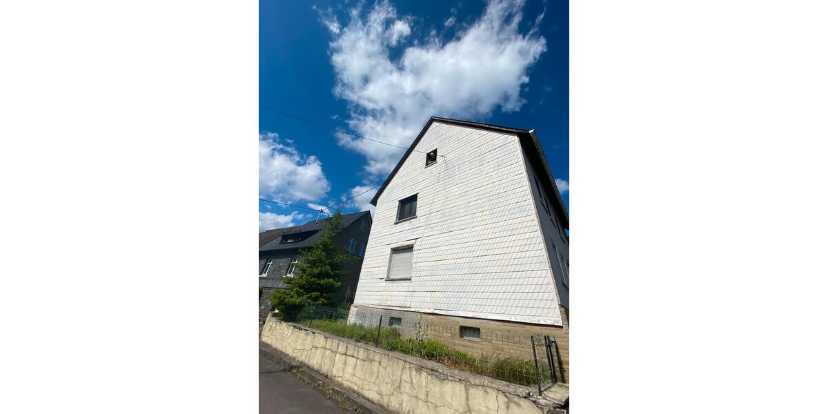 Haus mit Scheune,Garage und Garten in Brandscheid 5 zimmer