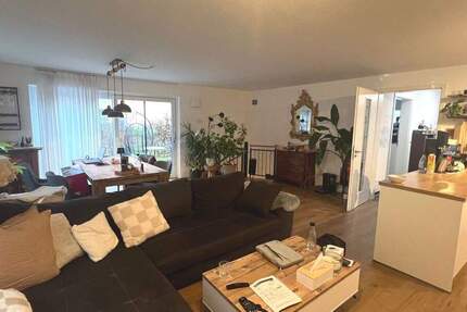 Neuwertig, großzügig, Garten, behindertengerecht: Maisonettewohnung mit guter Ausstattung 3 zimmer