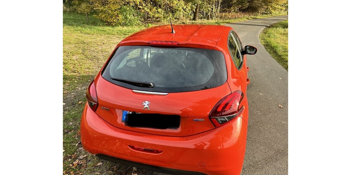 Peugeot 208 Pure Tech 82 active 64.690 km 8.900 &euro; Eschede 29348