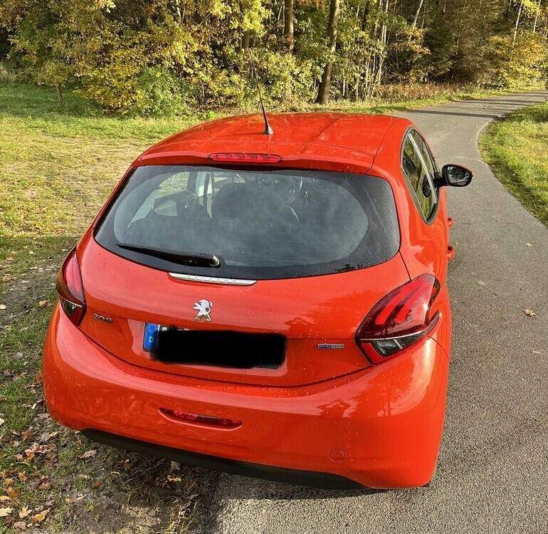 Peugeot 208 Pure Tech 82 active 64.690 km 8.900 € Eschede 29348