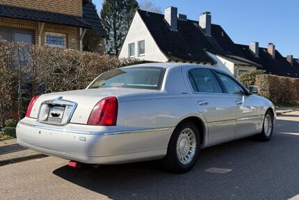 Lincoln Town Car