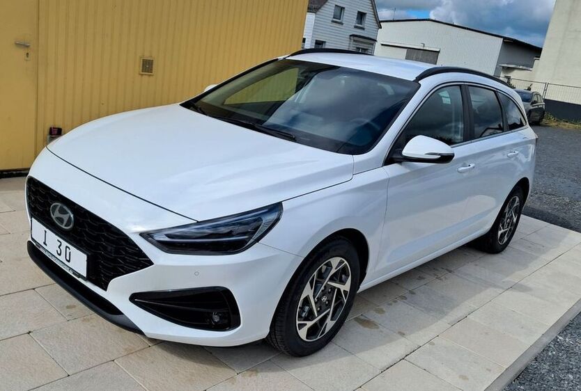 i30