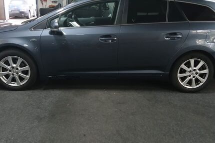 Toyota Avensis 175.200 km 5.990 &euro; Rüsselsheim 65428