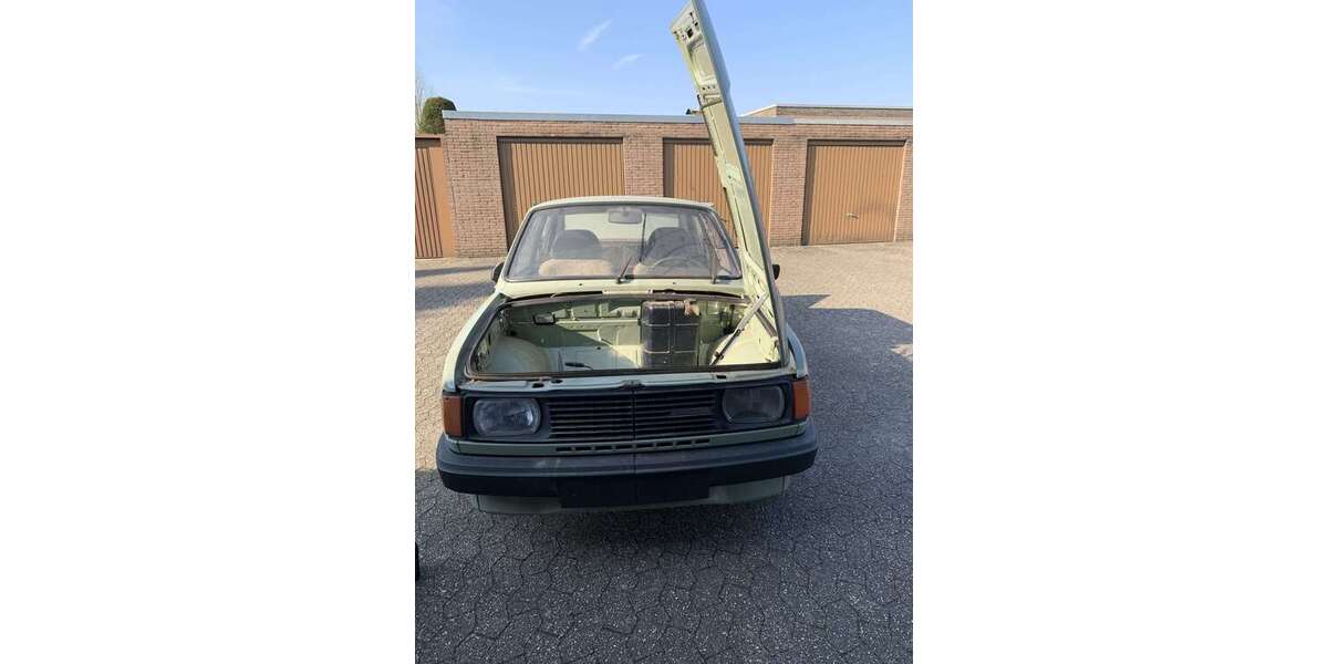 Skoda 105 7.890 km 2.500 &euro; Grefrath 47929