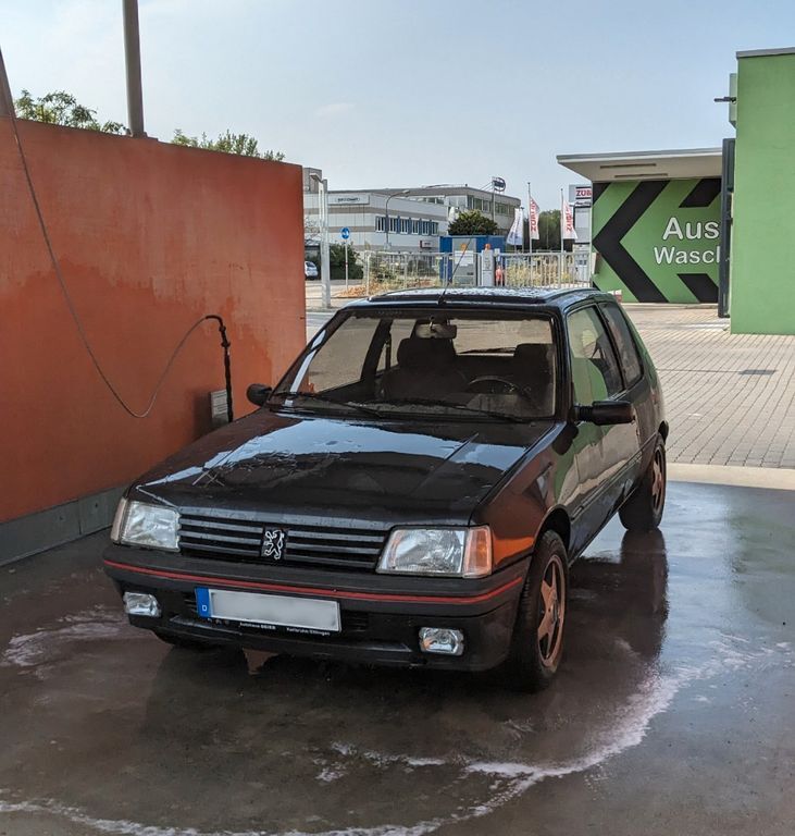 Peugeot 205 191.500 km 6.150 € Schwabach 91126