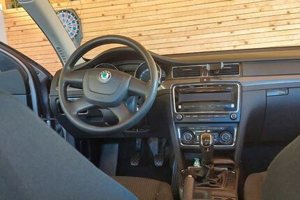 Skoda Superb 184.000 km 7.990 &euro; Bergen 08239