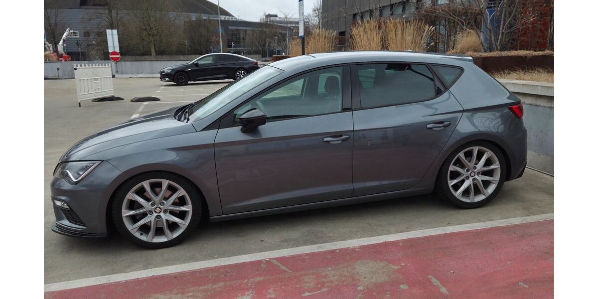 Seat Leon 125.400 km 16.200 &euro; Braunschweig 38126