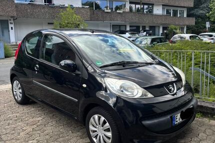 Peugeot 107 64.000 km 2.800 &euro; Essen 45133