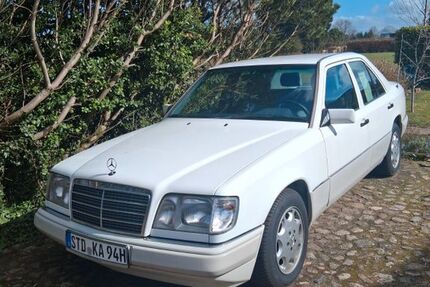 Mercedes-Benz E 280 214.000 km 8.900 &euro; Deinste 21717
