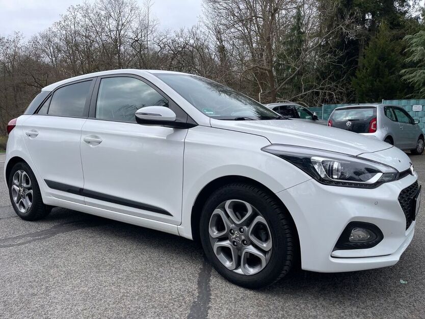 i20