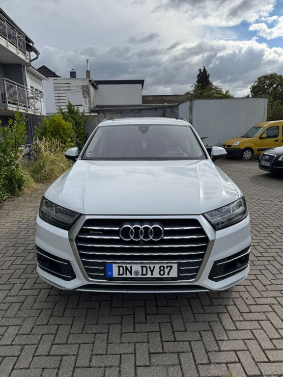 Audi Q7 210.000 km 24.000 € Düren 52353
