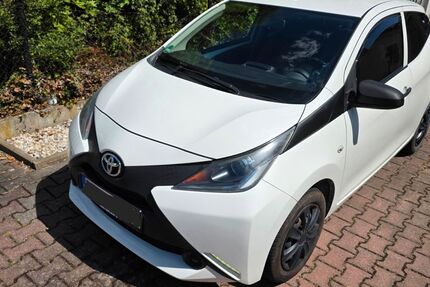 Toyota Aygo (X) 63.629 km 6.199 &euro; Bad Kösen 06628