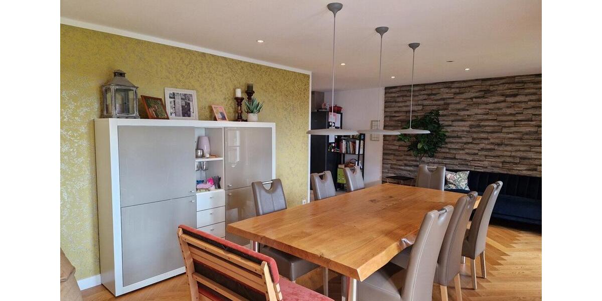Etagenwohnung Tann - 8 Zimmer, 170 m&sup2;, 1.250&euro; | Angebot:26407154