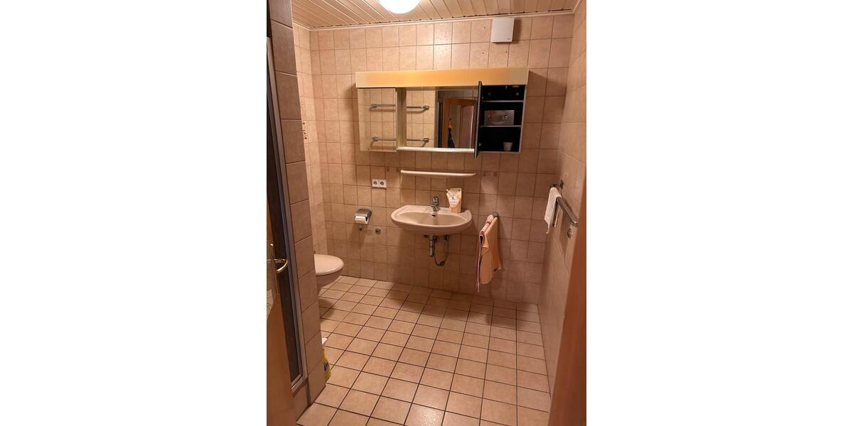 Dachgeschoßwohnung Bad Griesbach im Rottal - 2 Zimmer, 87 m&sup2;, 135.000&euro; | Angebot:26844262