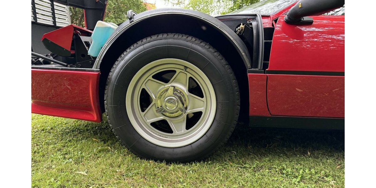 Ferrari 512 BBi Classiche Matching Numbers Matching Colors 39.000 km 299.999 &euro; Hamburg 22339