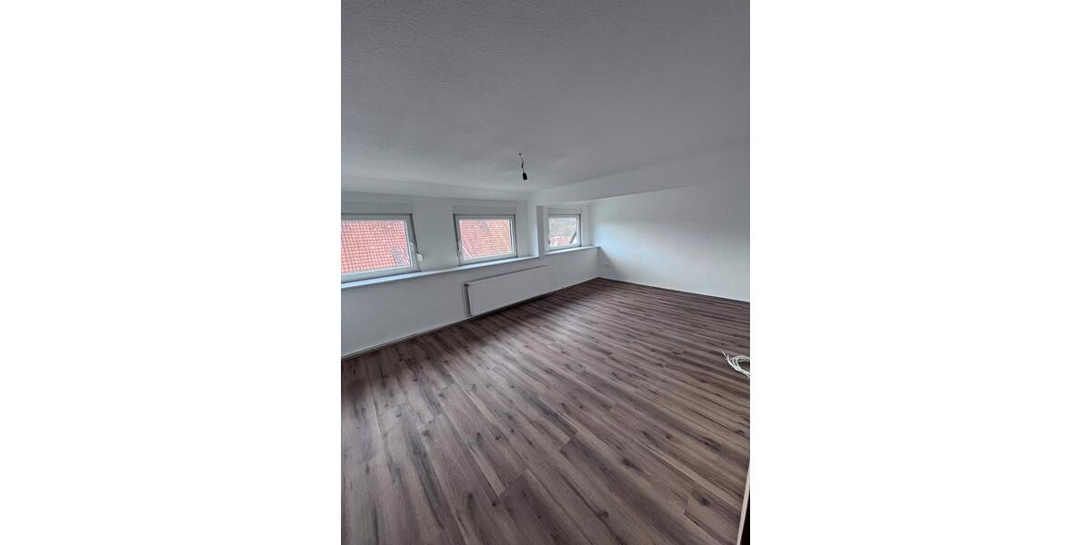 Reihenhaus Delligsen - 7 Zimmer, 195 m&sup2;, 1.050&euro; | Angebot:26225566