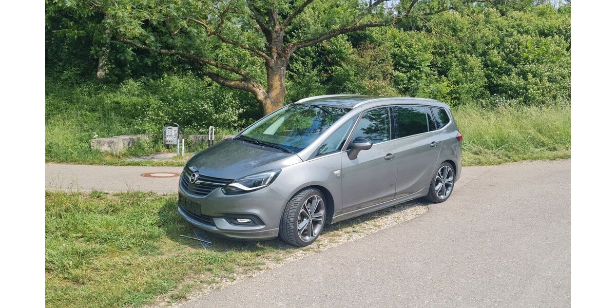 Opel Zafira 140.000 km 14.500 € Ulm 89075