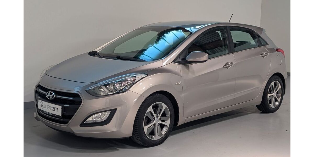 Hyundai i30 109.490 km 7.775 &euro; Ellerhoop bei Hamburg 25373