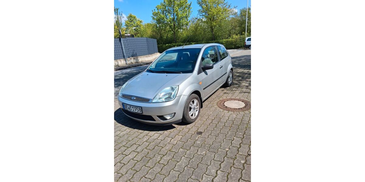 Ford Fiesta 175.000 km 1.950 &euro; Oelde 59302