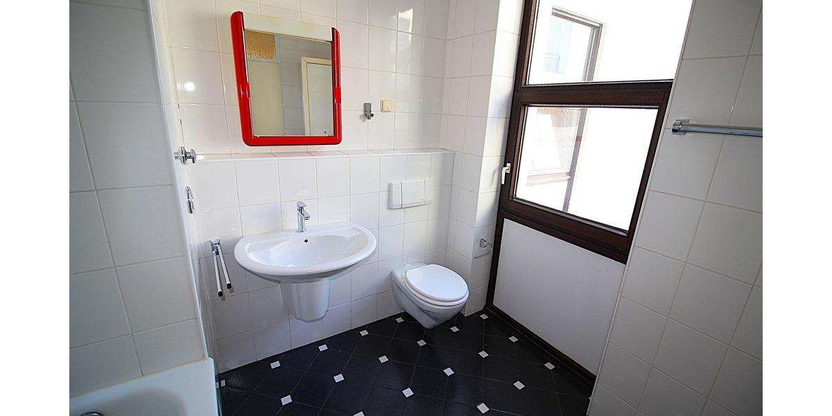Bezugsfreie, barrierearme und frisch renovierte 2 Zimmer ETW mit Terrasse, Aufzug und TG-Stellplatz. - Etagenwohnung Sankt Augustin | Angebot:26777828
