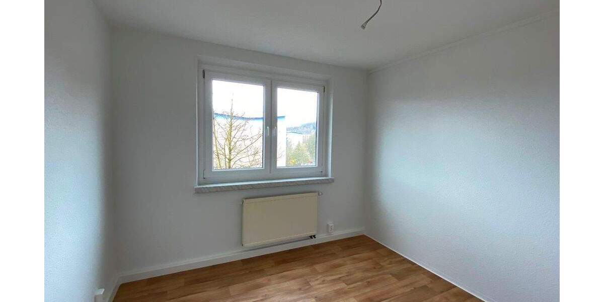 Etagenwohnung Suhl Neundorf - 4 Zimmer, 64 m&sup2;, 400&euro; | Angebot:25568404