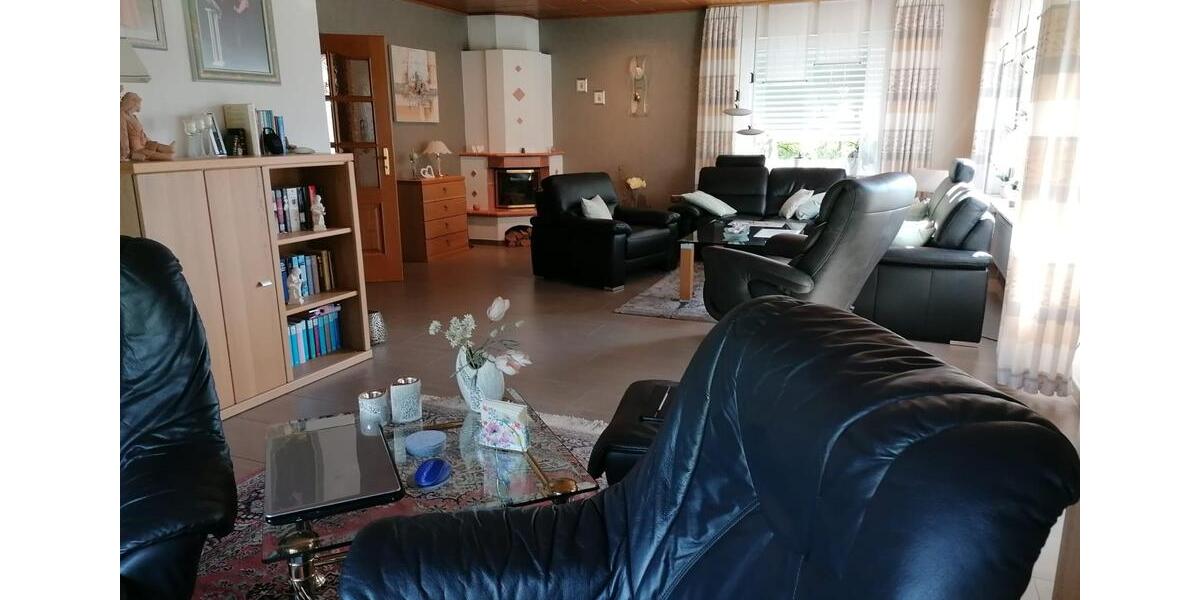Einfamilienhaus Friedeburg - 8 Zimmer, 220 m&sup2;, 430.000&euro; | Angebot:26781570