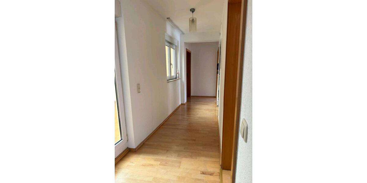 Etagenwohnung Marktheidenfeld - 4 Zimmer, 130 m&sup2;, 900&euro; | Angebot:26330232