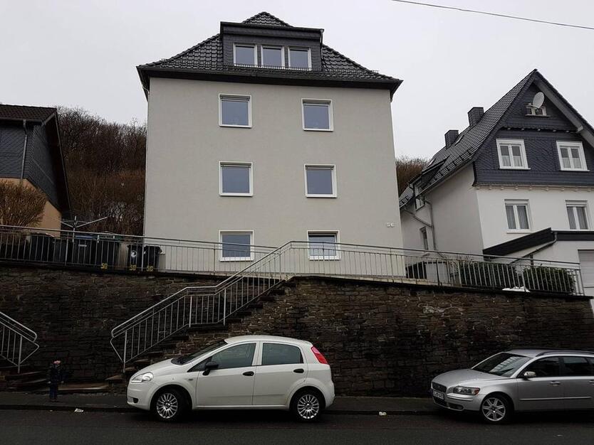 neuwertige 3-ZKB Dachgeschoss Wohnung in Siegen-Zentrum