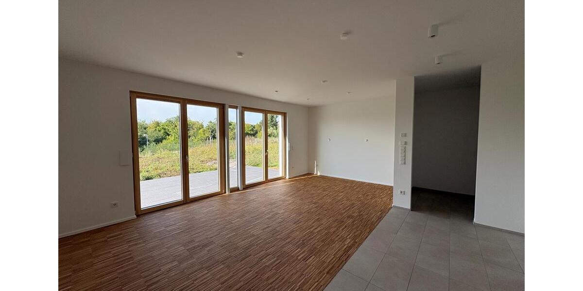 Maisonettenwohnung Saarbrücken Neue Bremm - 4 Zimmer, 95 m&sup2;, 1.045&euro; | Angebot:24780730
