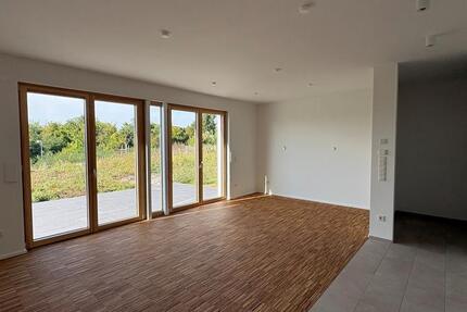 Wohnung Saarbrücken Neue Bremm - 4 Zimmer, 95 m&sup2;, 1.045&euro; | Angebot:24780730