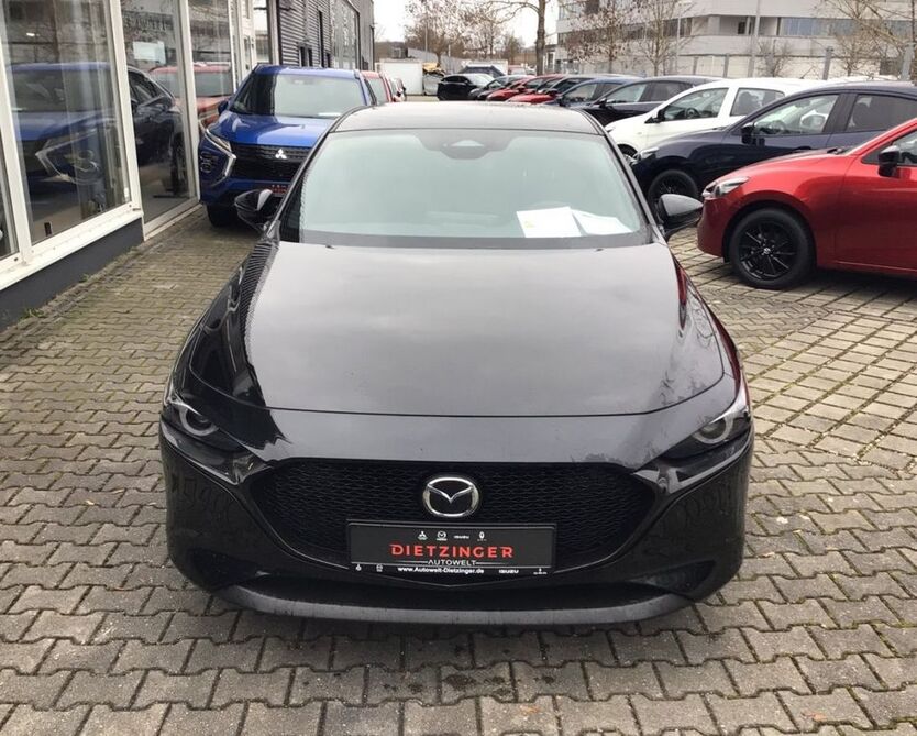 Mazda 3 2.024 km 32.690 € Landshut 84030