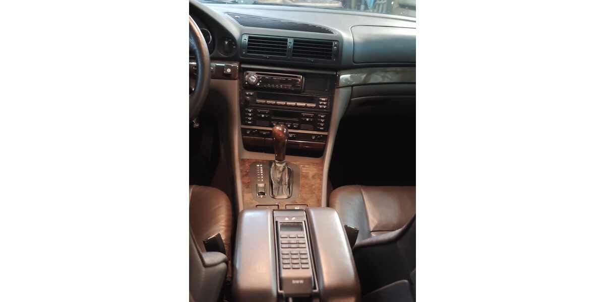 BMW 740 255.486 km 8.500 &euro; Plaue 99338