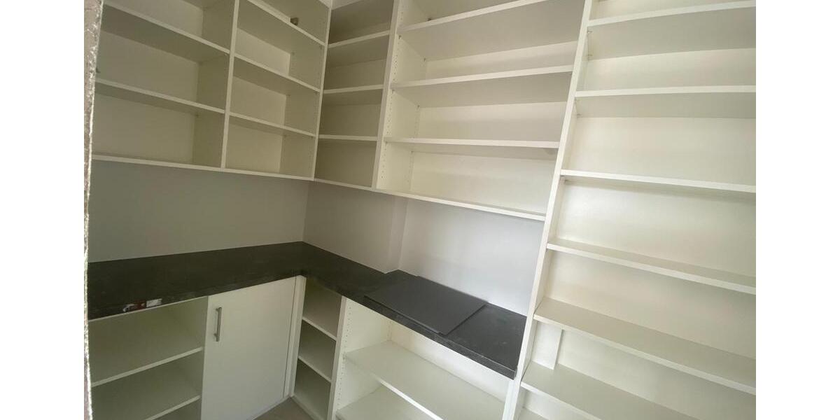 Villa Thüngen - 7 Zimmer, 210 m&sup2;, 3.250&euro; | Angebot:26129967