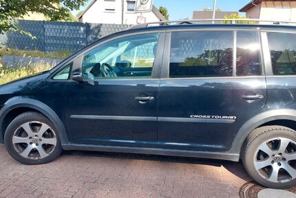 VW Touran 231.093 km 5.899 &euro; Strausberg 15344